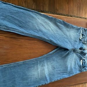Men’s wrangler blue jeans